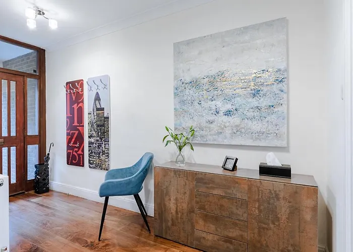 Notting Hill & Hyde Park Exclusive West-End Serene Designer Family Home 5Bed4Bath