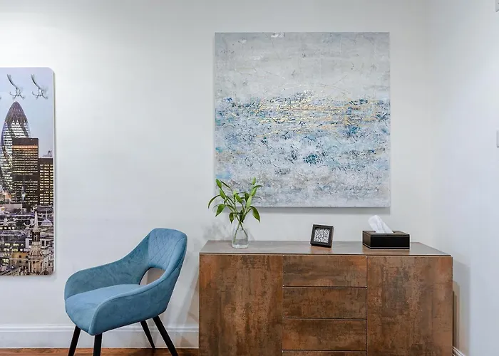 Notting Hill & Hyde Park Exclusive West-End Serene Designer Family Home 5Bed4Bath