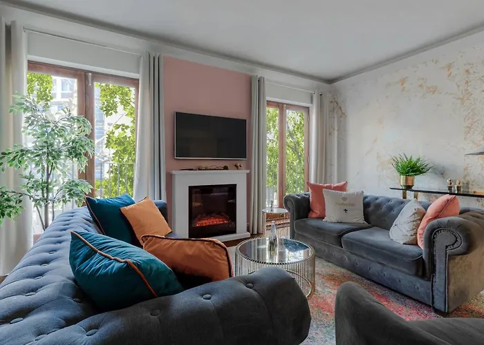 Notting Hill & Hyde Park Exclusive West-End Serene Designer Family Home 5Bed4Bath